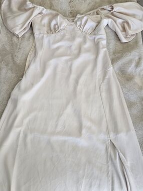 Selfie Leslie Off-Shoulder Cream Satin Midi Dress